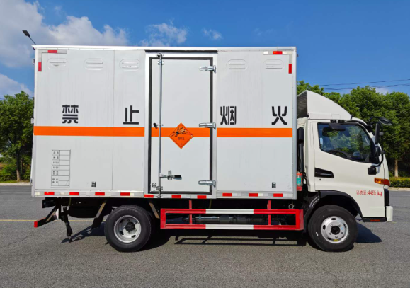 思礼镇爆破器材运输车的主要用途
